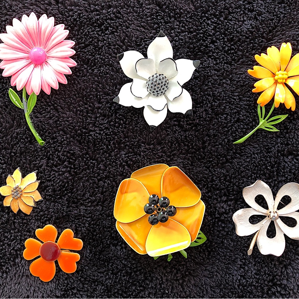 Lot of 7 Vintage Retro Enamel Metal Flower Brooch Floral Pins